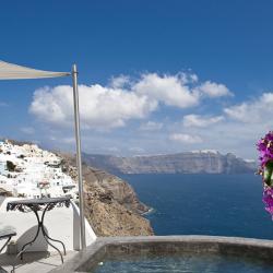 Romance Travel 2020: Andronis Luxury Suites